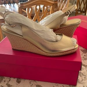 Lily Pulitzer size 9 gold metallic wedge shoes. Brand new never been worn